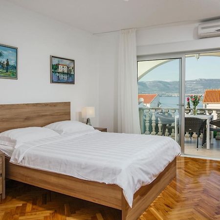Apartments Bago Trogir Eksteriør billede