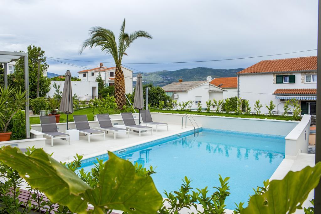 Apartments Bago Trogir Eksteriør billede