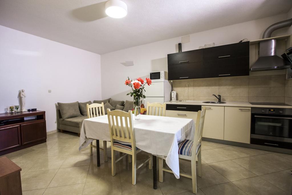 Apartments Bago Trogir Eksteriør billede
