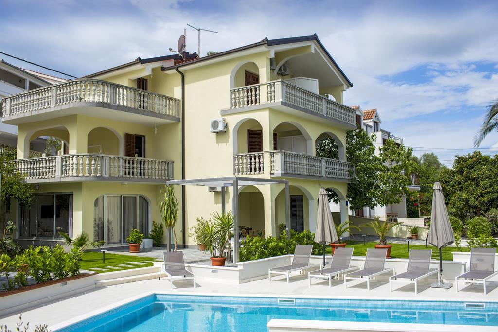 Apartments Bago Trogir Eksteriør billede